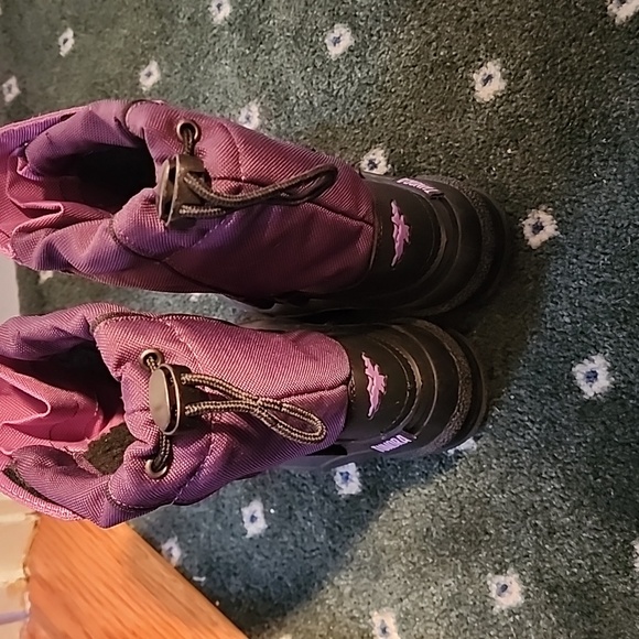 Tundra purple and black winter boots size 11.. - Picture 8 of 11